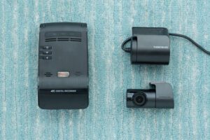 Thinkware U1000 Plus 2CH with radar on ground