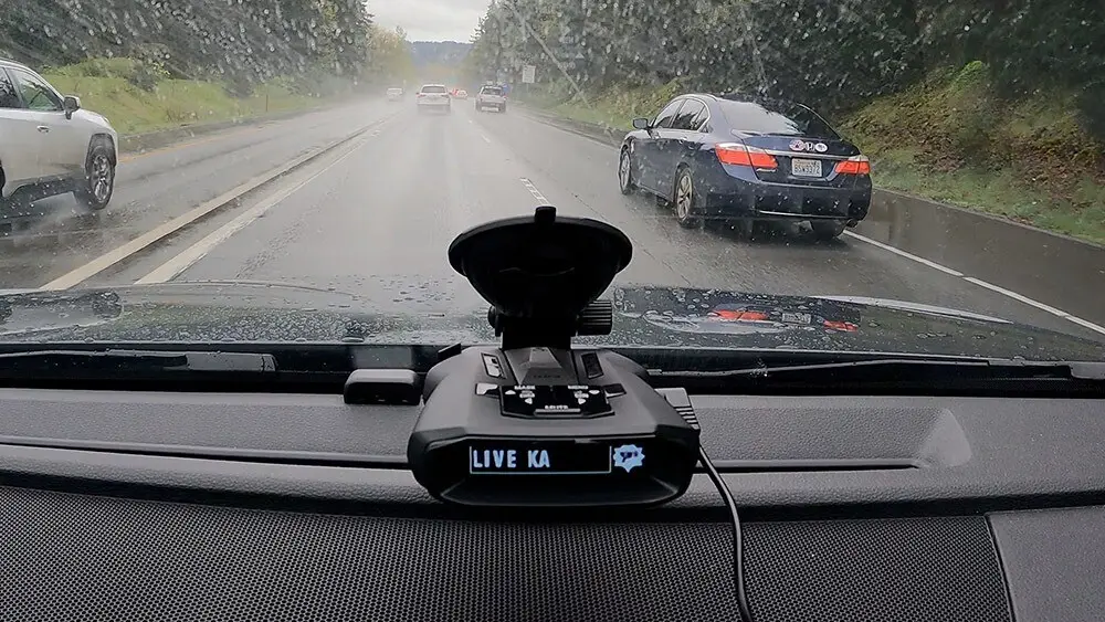 Cobra RAD700i Live Ka Alert