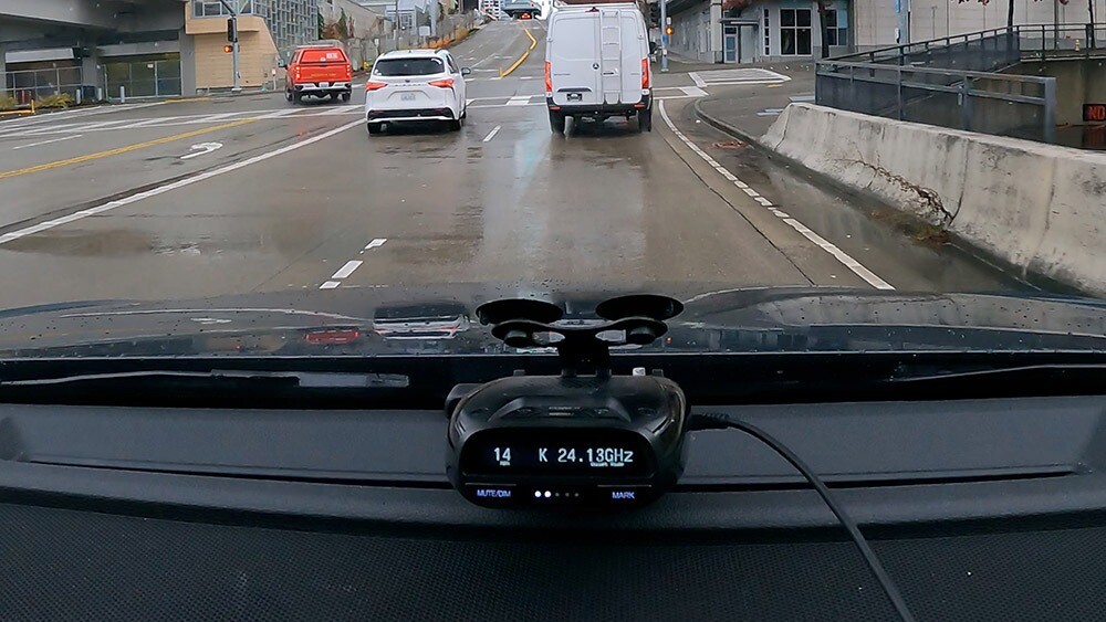 Uniden DFR7 quiet ride in town